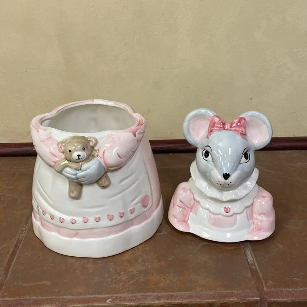 VINTAGE MELINDA MOUSE WITH A TEDDY BEAR COOKIE JAR FROM THE HOUSE OF LLOYD 1990